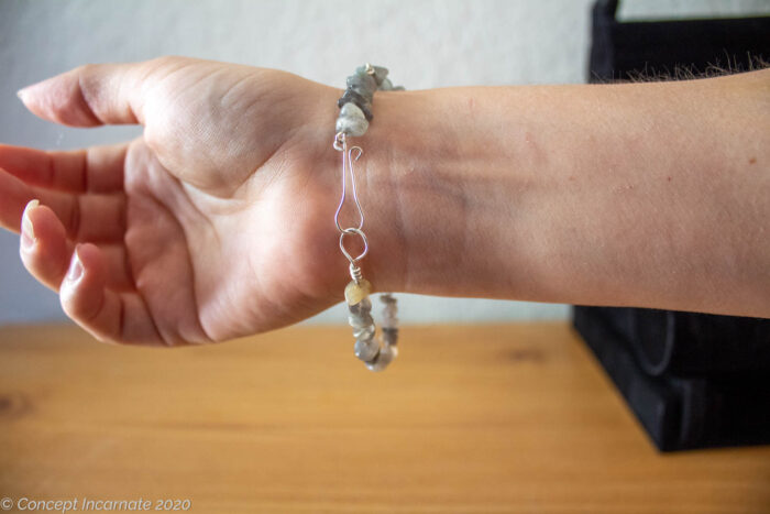 labradorite chipstone bracelet