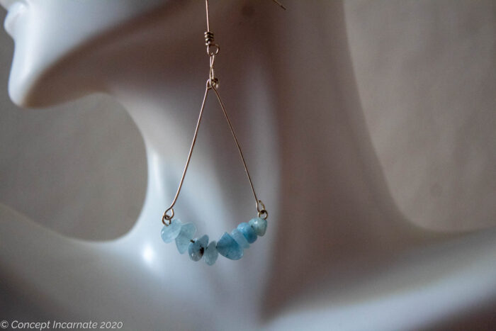 smile aquamarine chipstone earring